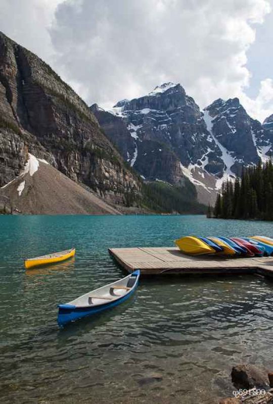moraine lake banffcanada.jpg